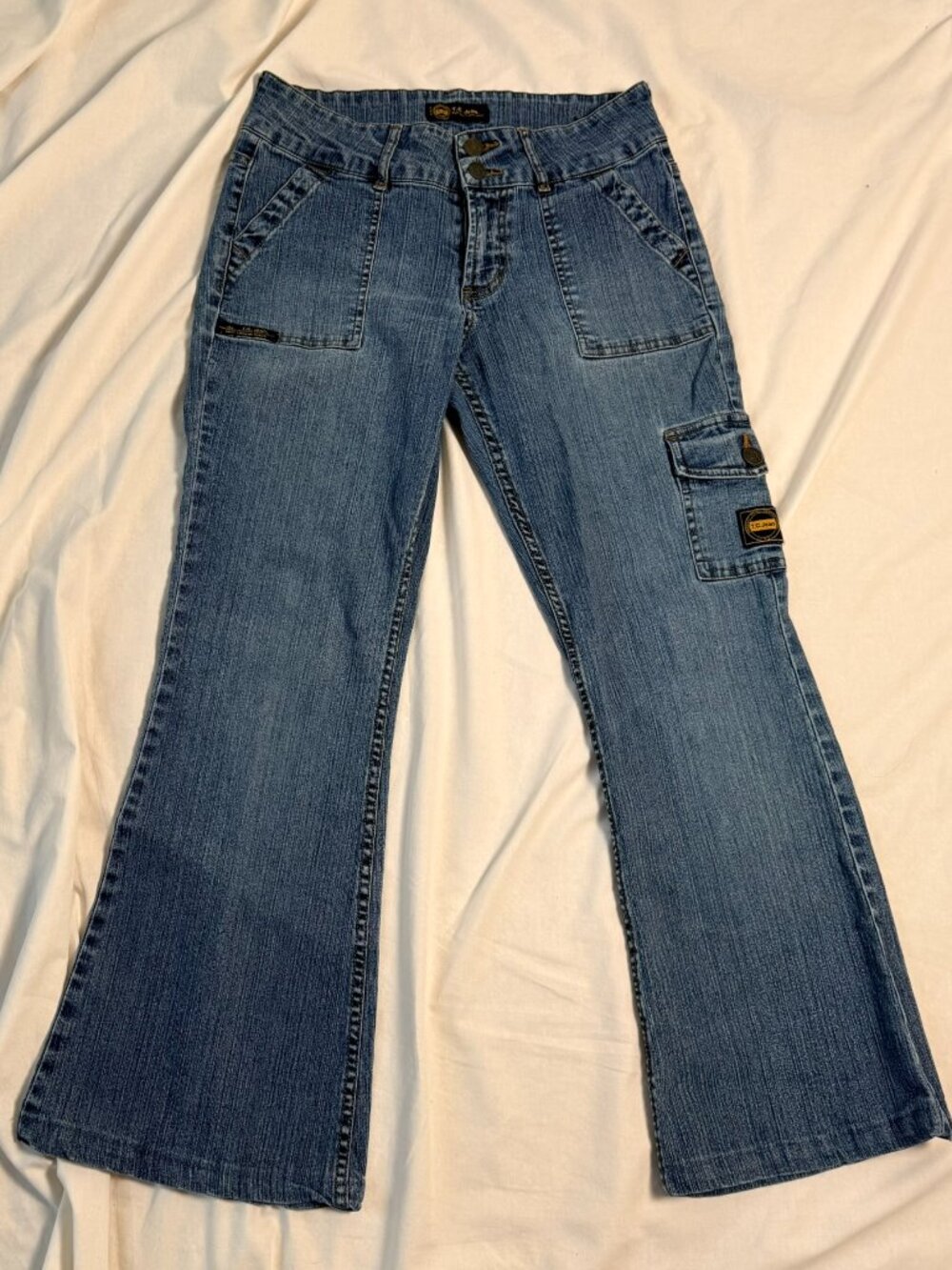 T.C. Jeans – Size 5 – Medium Wash Flare Cargo Denim – Petite Inseam